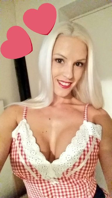 Watch Blanche Bradburry 🔞 official's leaked NSFW photo on TwXstars