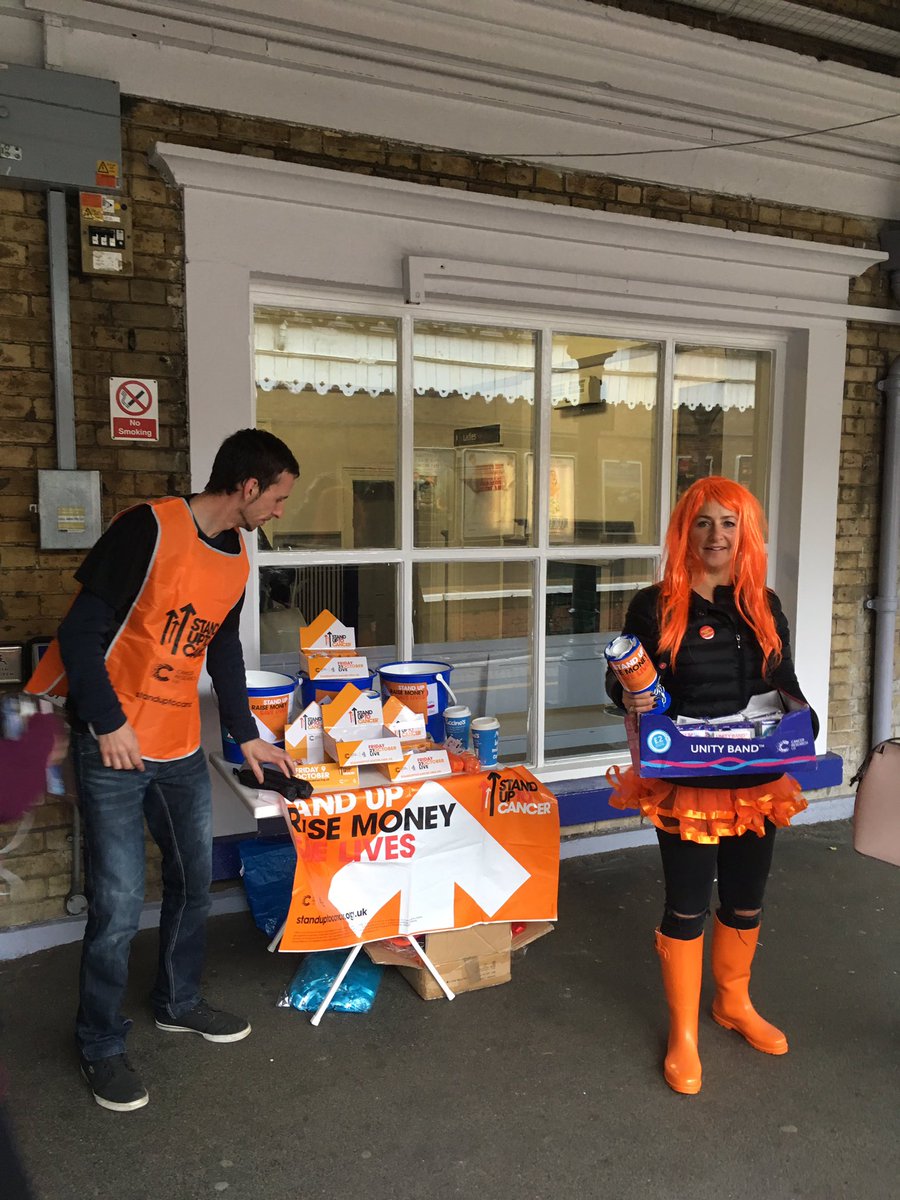 CRUK_Blackheath's tweet photo. #standuptocancer #blackheath #trainstation #today #comesupport #cancer research #loadsafunDRaising #keepuswarm! #donate2day https://t.co/KGnPqWPl1W