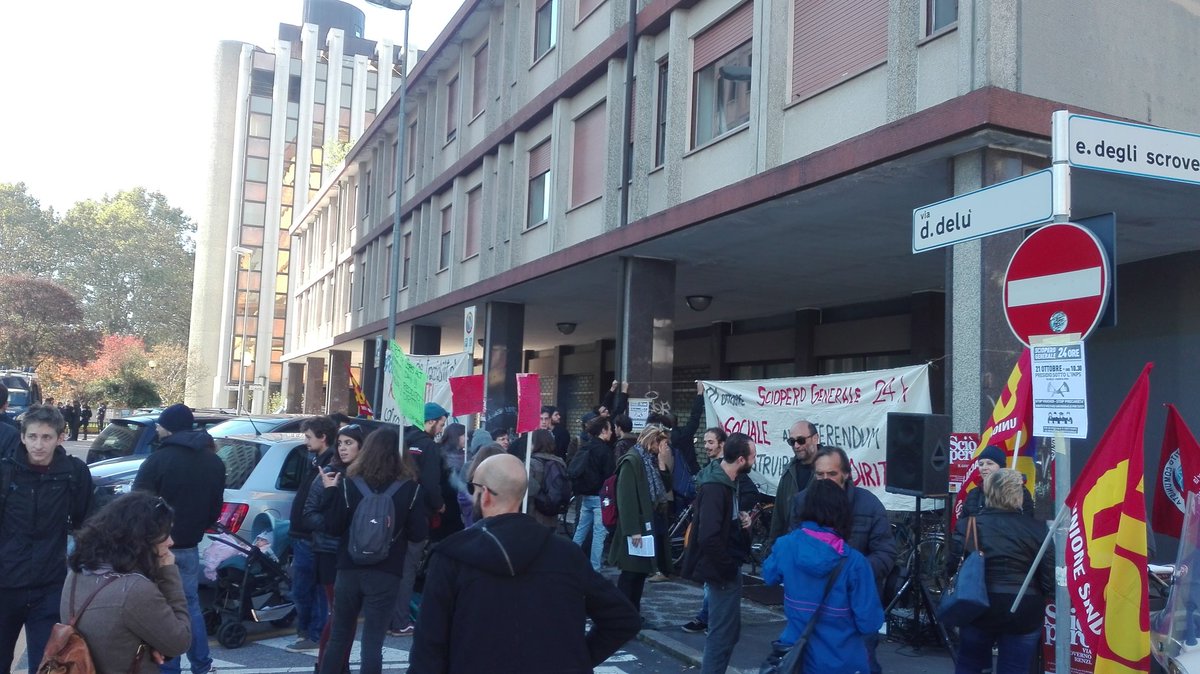 CLAP_Padova's tweet photo. Una generazione che dice #stopvoucher.
Nella giornata di #sciopero chiediamo tavolo di confronto con il direttore del #inps di #Padova. https://t.co/LPjI55wbGz