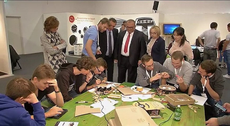 EduofGeorgia's tweet photo. #AleksandreJejelava got #acquainted with the concept of “#ClassofFuture” at #FrankfurtBookFair https://t.co/4bCFtYoCbl https://t.co/zD9YKFYIfN