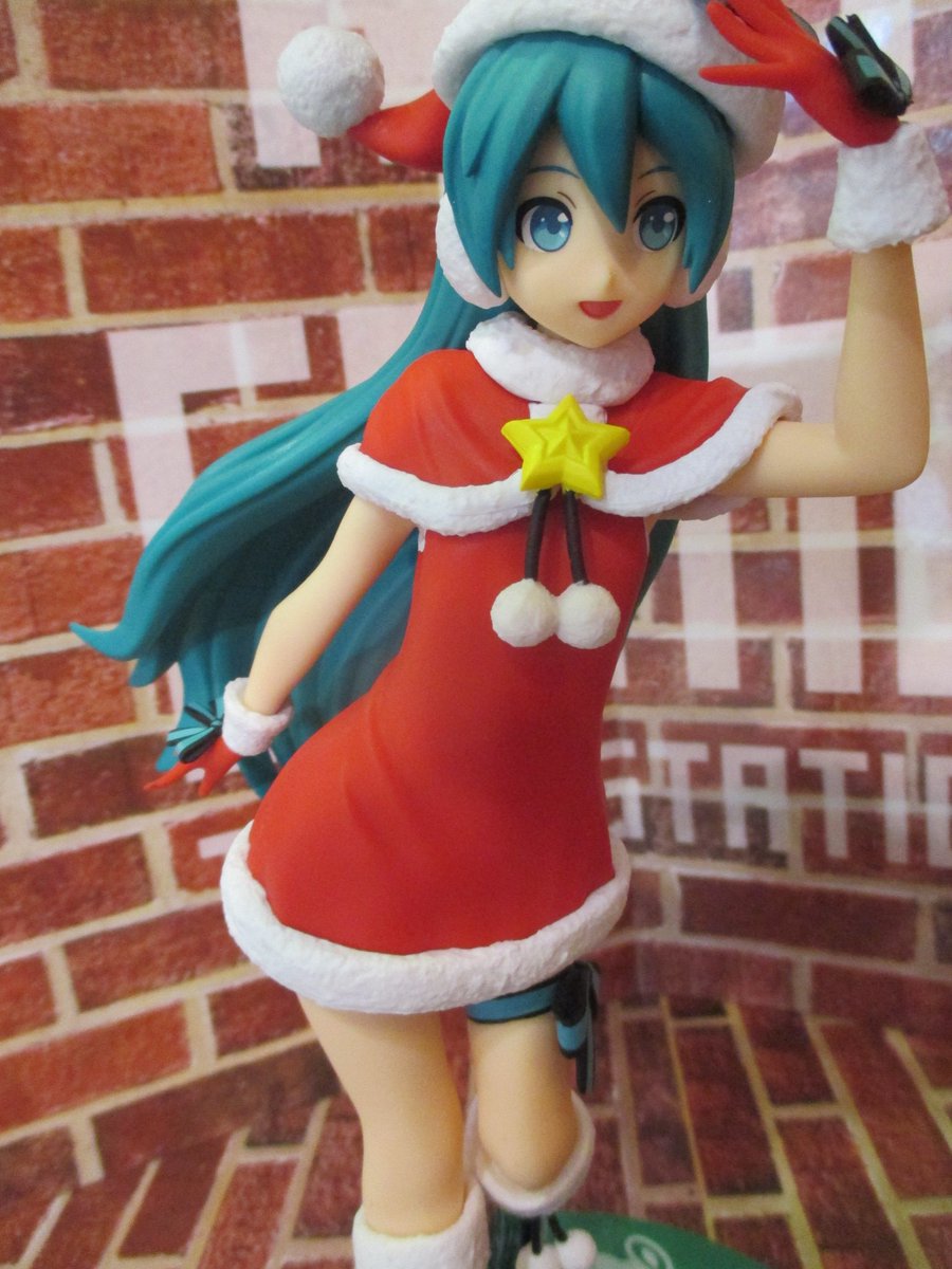 Taito_Tenjin's tweet photo. 【1Fプライズ】#ProjectDIVE #初音ミククリスマス 本日入荷いたしました!初音ミクのクリスマスフィギュア ポージングから衣装までひたすらかわいいです!!画像だけでは伝わらないかわいさぜひぜひ見に来てください☆ https://t.co/rPakRoW75z