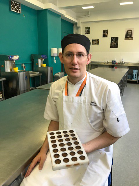 LemonBites's tweet photo. Thinking about making come caramel choices! Then watch these top tips from @choc_barry … master chocolatier https://t.co/pOA3u6mczh https://t.co/FztQBtO7bs