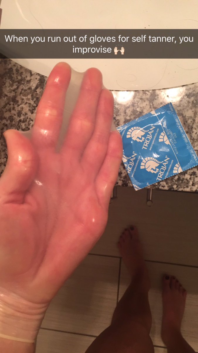 redbev88's tweet photo. This just happened. #struggle #fakebake #trojan #paleproblems #selftanner #itworked #snapchat @TrojanCondoms @FakeBake @WomensHumor https://t.co/cgFeDx0ug4