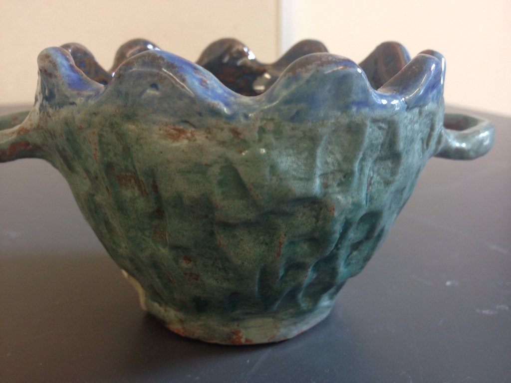 johnsonb_ms's tweet photo. Some great pinch-pots made by Ceramic I students at FHS.#clayiscool https://t.co/H5wK3CjSCk