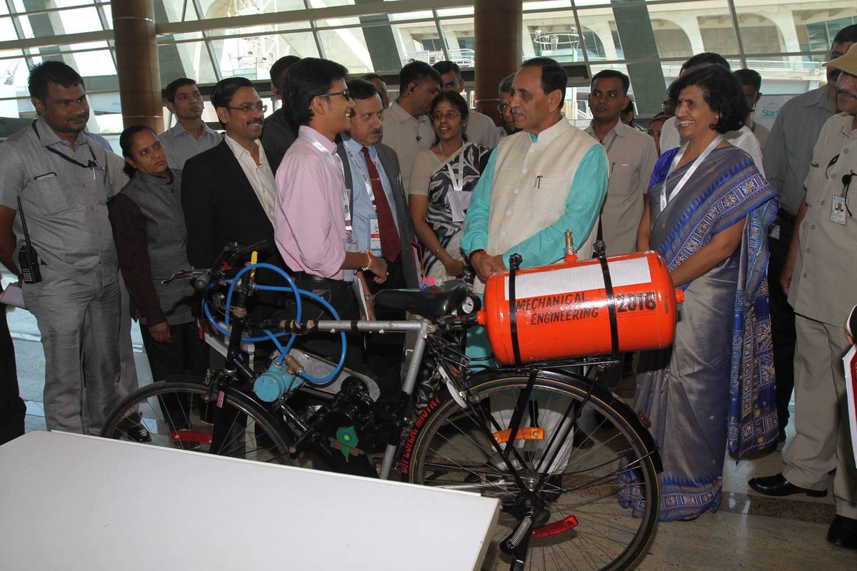 vijayrupanibjp's tweet photo. Inaugurated #startup summit- a flagship event of @VibrantGujarat intended to build a strong ecosystem to boost innovation &amp; entrepreneurship https://t.co/YpMQ6yGzpD