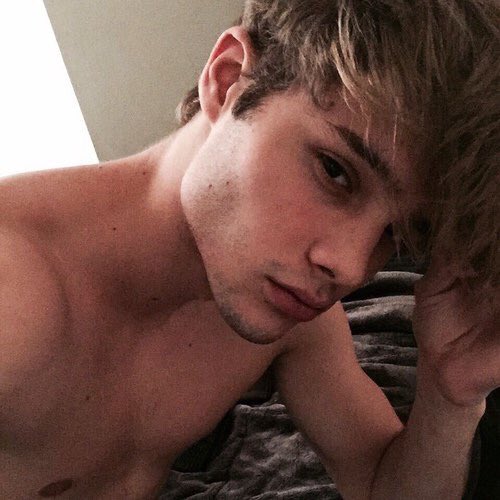 vzlayout's tweet photo. free site model layout

-like/rt if using
-give layout credits https://t.co/VY5nXLWFAr