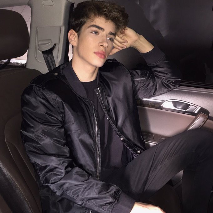 vzlayout's tweet photo. free male site model layout

-like/rt if using
-give layout credits https://t.co/VKFAarZpWh