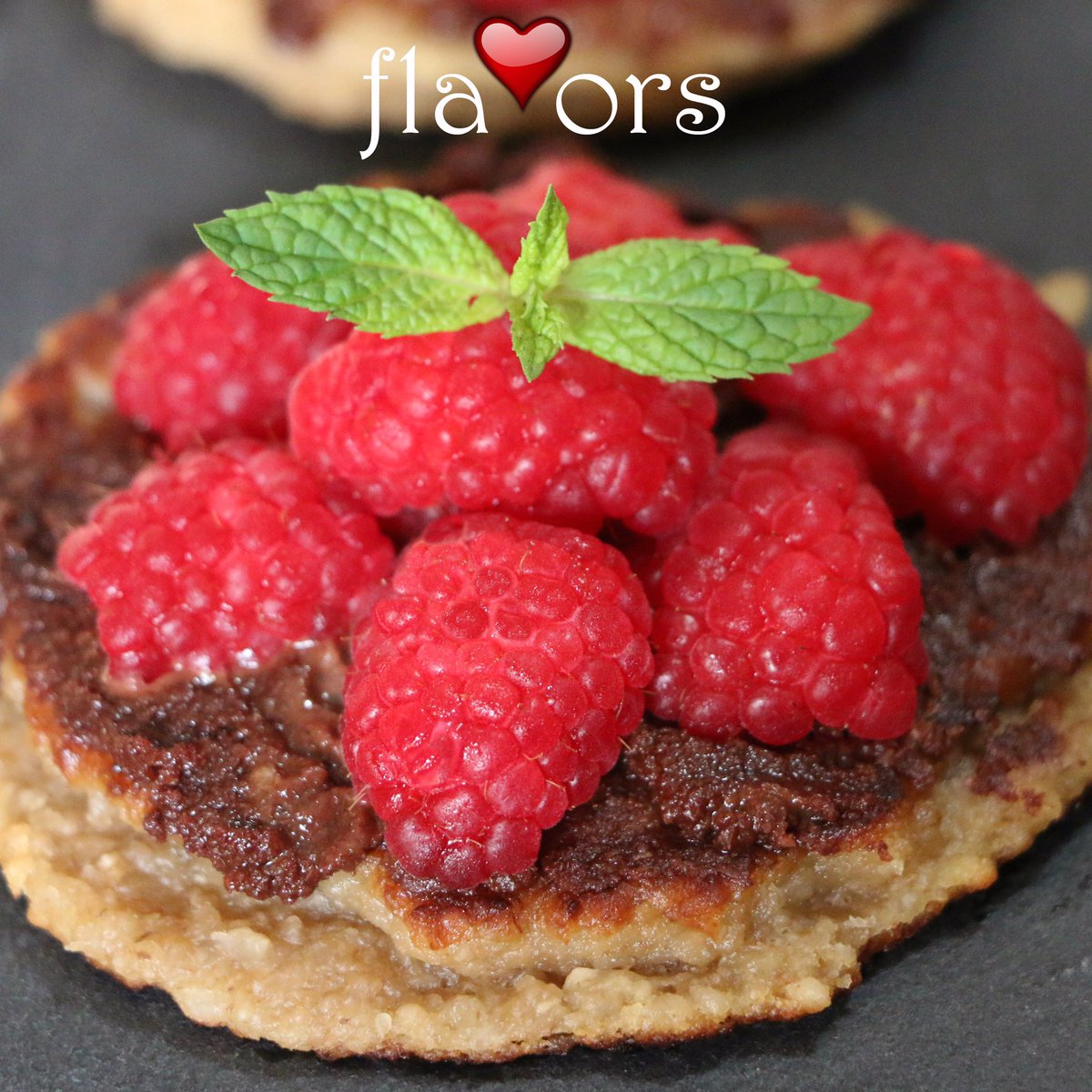 ❤️ Healthy Pancakes &amp; Natural Nutella ❤️
Start the day the #healthy way !
❤️❤️❤️
Head to my YouTube channel for #recipe #videos
❤️❤️❤️