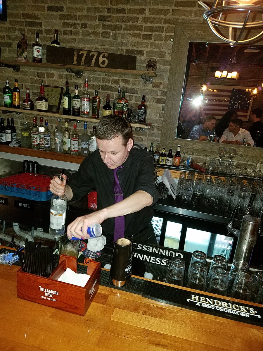 TheCTeamDC's tweet photo. Hardest working man in #clarendon @ExilesBarDC @brobbett12 @rjk113 @timflocco can I get a RT? #padddyspub https://t.co/s2pz2GtVrQ