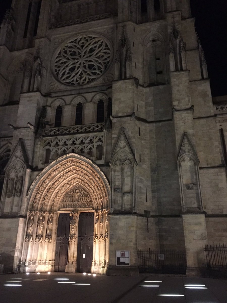 hackinghealth's tweet photo. Up before dawn to innovate healthcare! #HHBdx Day 1: conferences and hackathon kick-off https://t.co/XXDnpPwViq