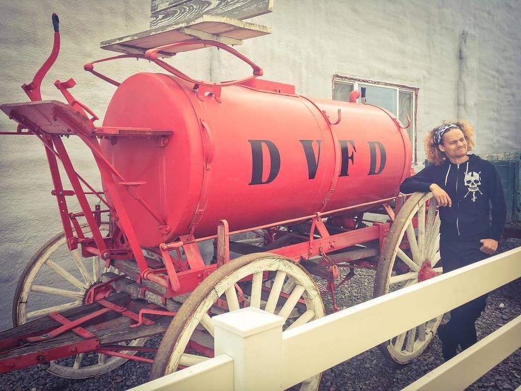 DaethStar's tweet photo. Sitting on 53's #DVFD #myRIDE #tourlife @thebrokenthumbs https://t.co/KW0C2RdkvY https://t.co/pOSakJuDhy