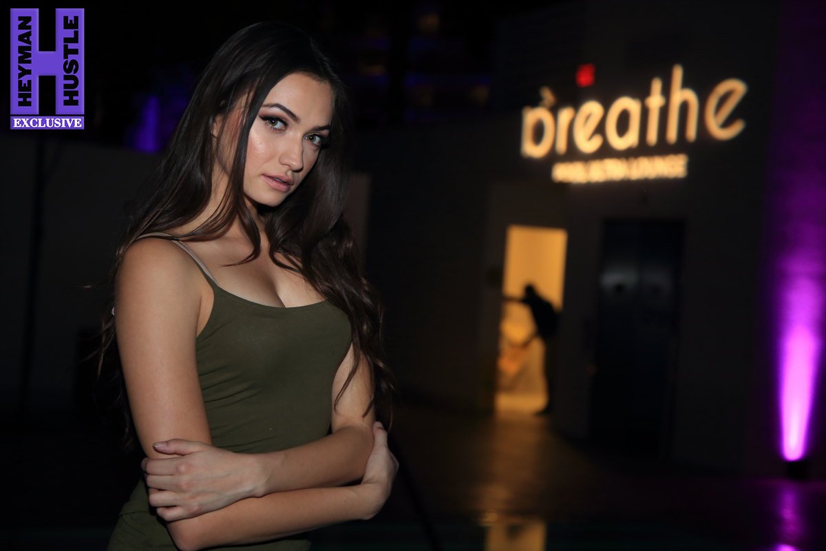 #EXCLUSIVE #HustleBootyTempTats Party at #BreathePoolAndLounge @HardRockHotelLV #Supermodel <a href="/EngelikaPadilla/">Engelika Padilla</a>