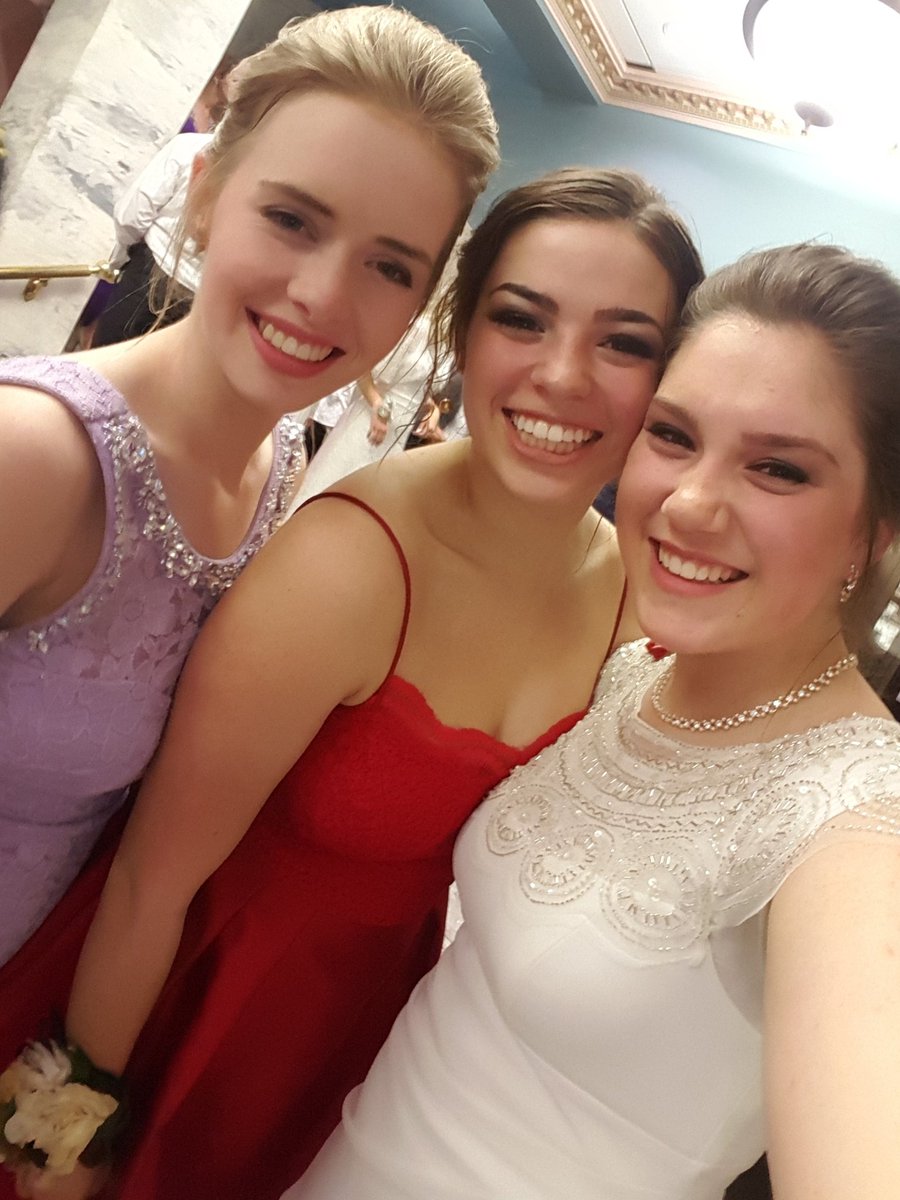 MVHSOrchesis's tweet photo. We love this girl so much! Happy birthday  @ashtyncooooook https://t.co/vf0PuBo8ye