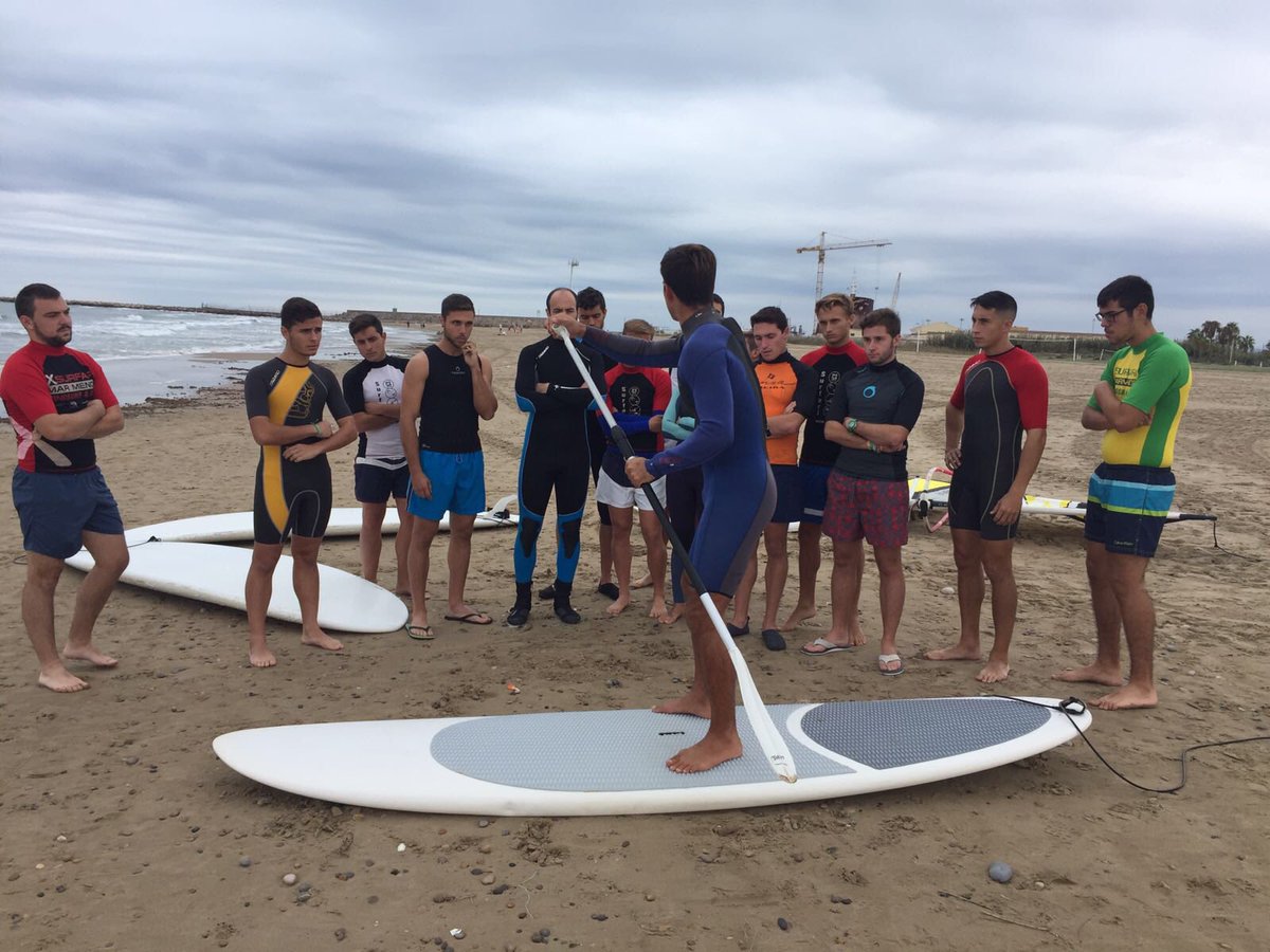 DipuEsport's tweet image. Ahir, els alumnes del IES Miralcamp es van iniciar amb el windsurf de la mà d'un campió del món com Pablo Ania. 
#CSEscenarioDeportivo 🏄🏼