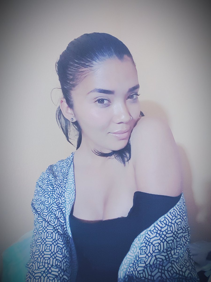 Sas_pants's tweet photo. W H A T E V E R 💁

Sometimes I feel cute. Even though I'm clearly to tall to be cute. Lol. #gorejous #offtheshouldercrop #iconicrange https://t.co/yU3ePQFR5O