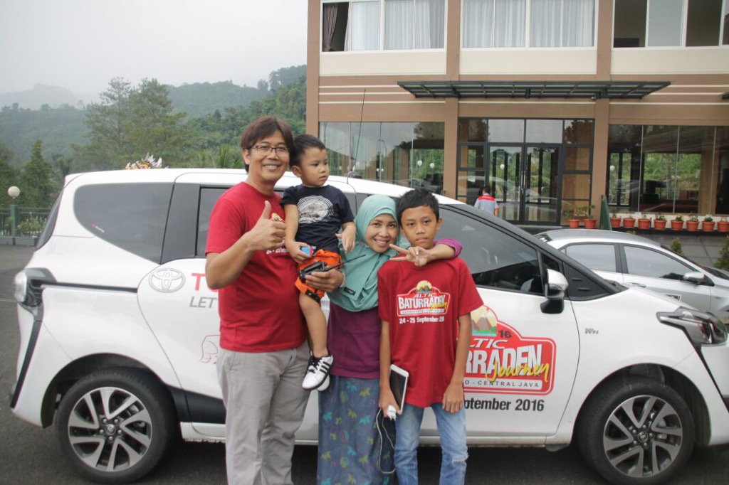 sienta family...<a href="/ToyotaID/">Toyota Indonesia</a>  #TOC_JAMBOREE2016  #Altic_193  #MySienta 
 #altisindonesiacommunity <a href="/altiscommunity/">ALTIC</a>