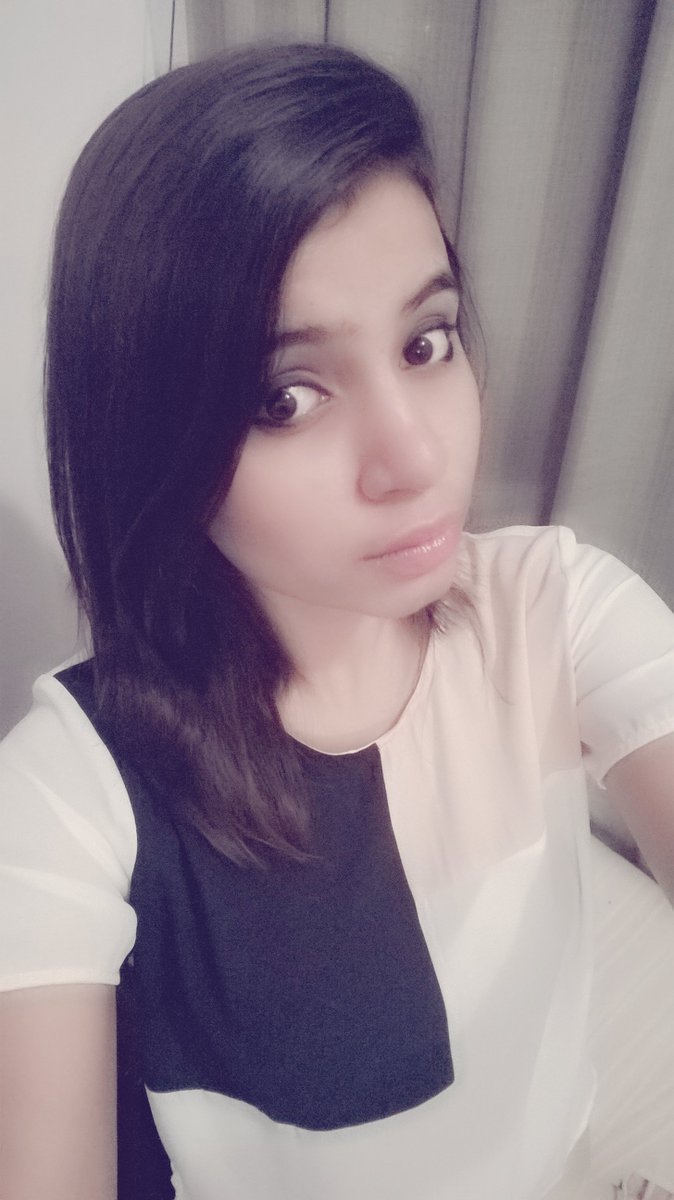 AshuSamHazel's tweet photo. #printbooksnotthumbs  #thumbsupforliteracy. https://t.co/qzbvJDGIno