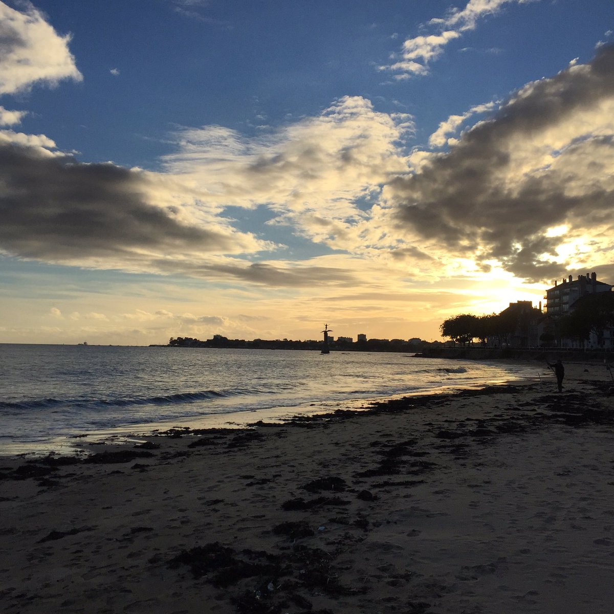 LaNazairienne's tweet photo. De jolies choses se profilent à l'horizon 😉#SaintNazaire @clemence_anais https://t.co/syTFc8dJMP