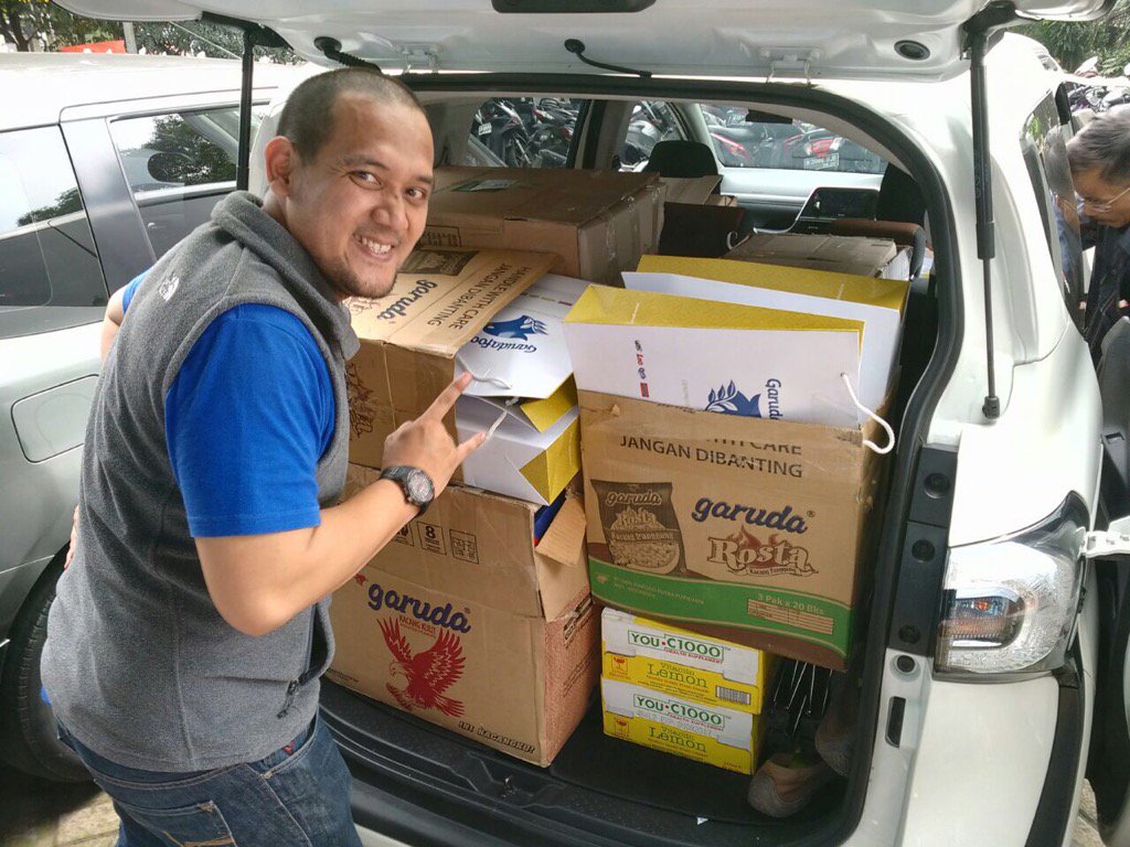 packing <a href="/ToyotaID/">Toyota Indonesia</a>  #TOC_JAMBOREE2016  #Altic_193  #MySienta 
 #altisindonesiacommunity <a href="/altiscommunity/">ALTIC</a>