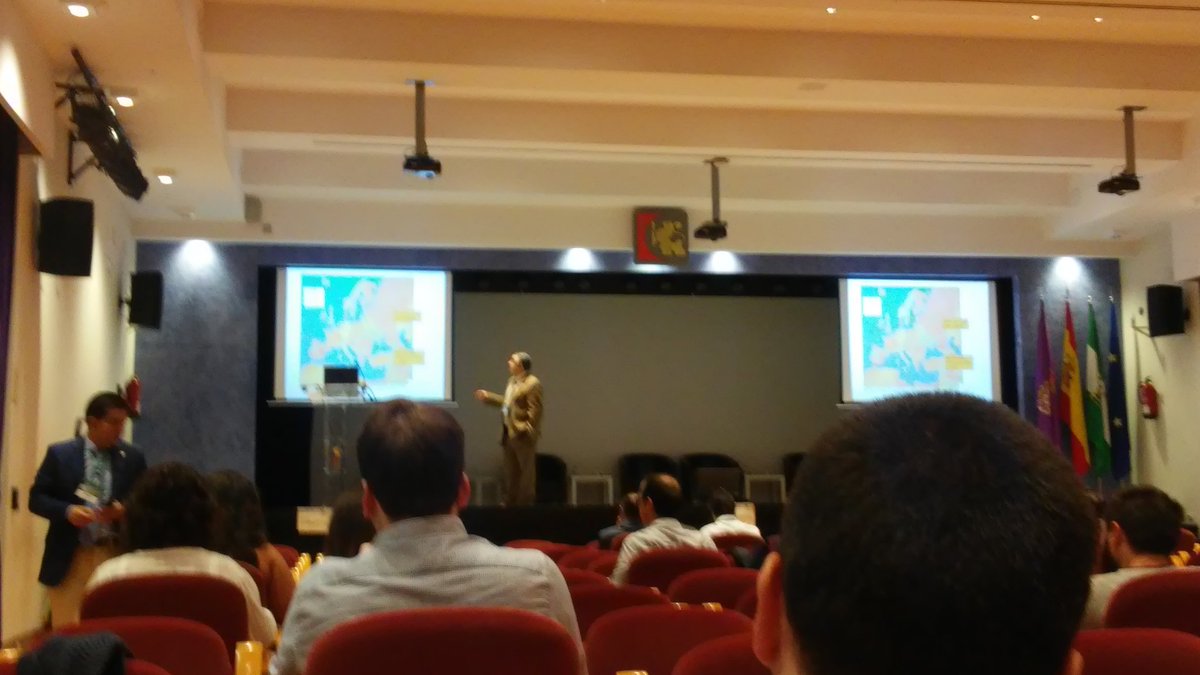 VanesaGaGamero's tweet photo. 2 jornada con Fígaro plataforma de riego de precisión, mejora de la productividad del agua @ETSIAMCordoba#fimart16 https://t.co/Ey0bdCD4KZ