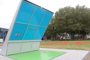 First solar-powered wireless charging station for the e-bike! <a href="/tudelft/">TU Delft</a> Read more: goo.gl/4Zt9IA