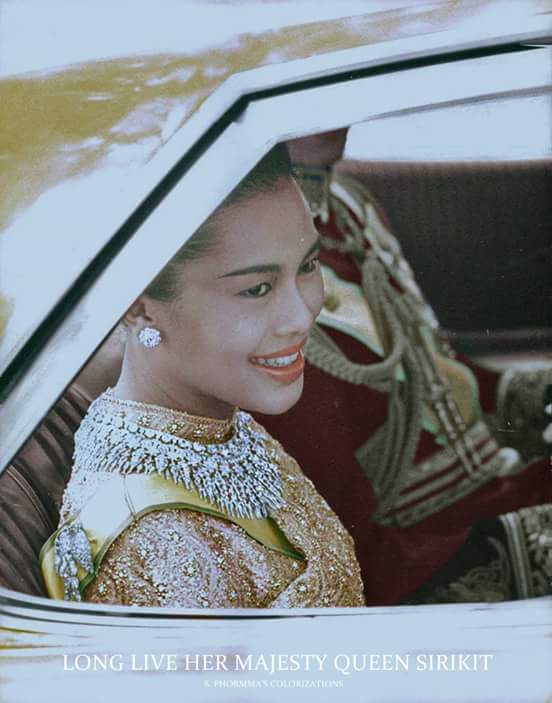 SaraUpdate's tweet photo. สมเด็จพระราชินีทรงอยู่เคียงข้างในหลวงเสมอ “พระราชินีคือรอยยิ้มของฉัน"
"She is my smile" 
#ขอเป็นข้ารองพระบาททุกชาติไป https://t.co/waun22n6rI