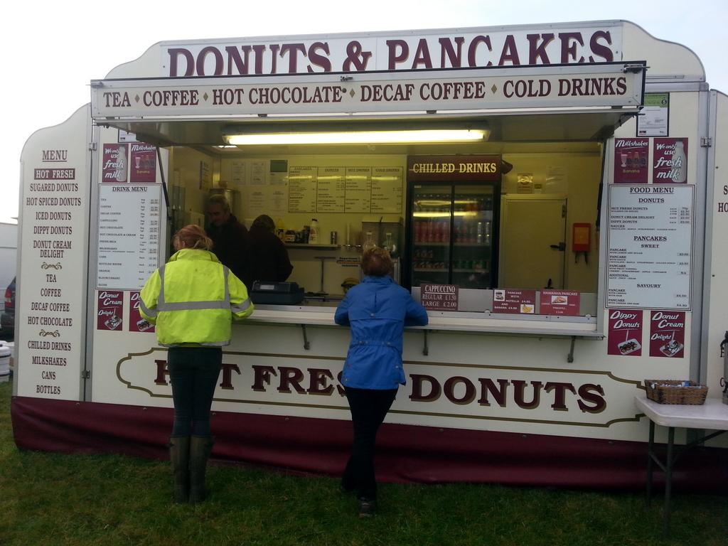 BaronHalpenny's tweet photo. An early start for what will be a busy but fantastic #NDHT16 @BEventing @BEVolunteers #HorseHour @ERAofGB https://t.co/HmZEmxb7B9