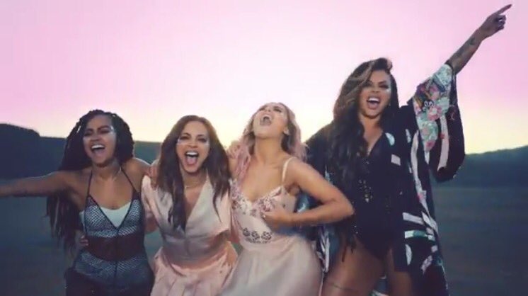 Elalovesherself's tweet photo. You can actually see how happy Perrie is and how girls support each other 
#FrienshipGoals #ShoutOutToMyExVideo https://t.co/IyWFN6RIe4