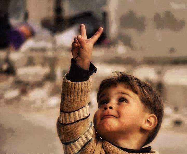 Ne yapalım yani? Bu dünyanın gerçekleri varsa, bizim de hayallerimiz var.

- Pablo Neruda