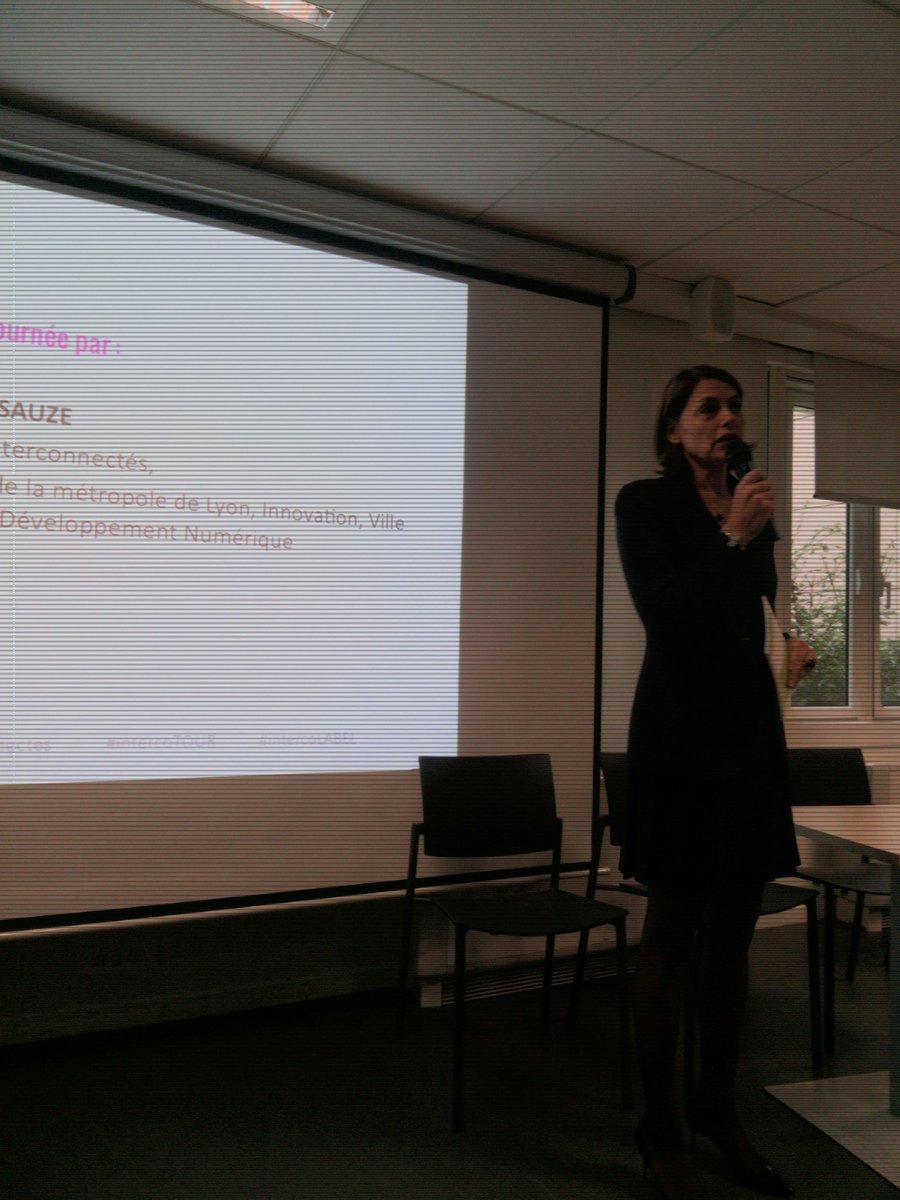 paslucianiboyer's tweet photo. @karineDognin-sauze  @INTERCOnnectes ouverture par  présidente de la rencontre autour des territoires innovants #intercoTOUR #intercoLABEL https://t.co/43S81aM5sn