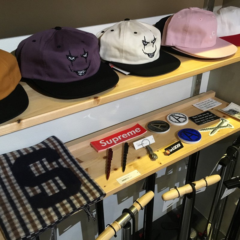 ParkSIDER_'s tweet image. 【#Supreme 】
ロゴ物好きなファン必見のScript Varsity Puffy Jacket、Color Blocked Arc Logo Hooded SweatshirtやCap、Beanieが入荷！更に #NineOneSeven も同時入荷販売中！