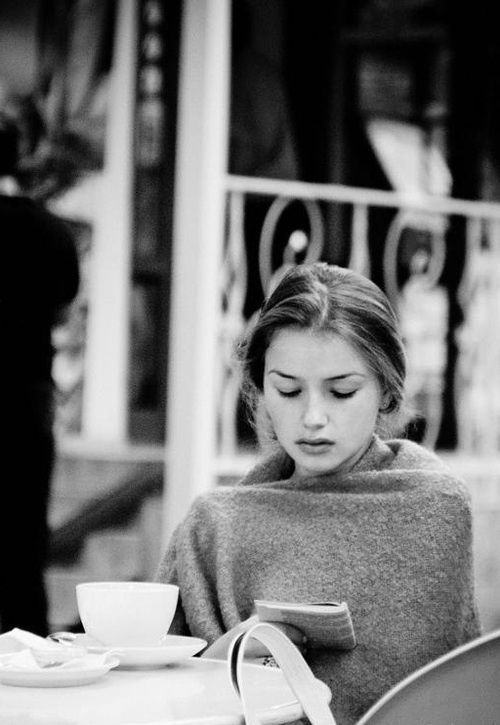 AlnoaBooks's tweet photo. What about reading in a nice café and enjoy a cup of tea? @CrumbsQuiet #IESEGSMM https://t.co/4AakinLED2