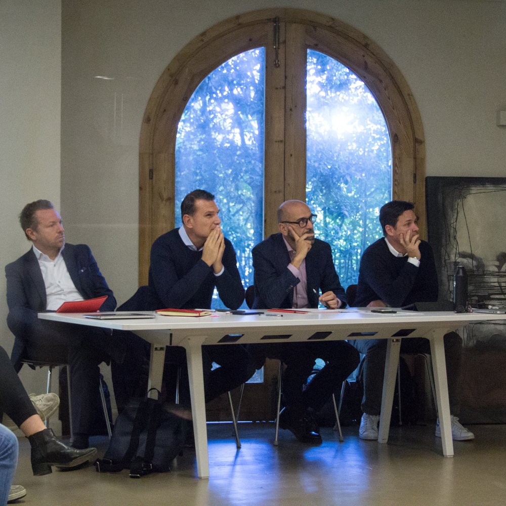 hfarmspa's tweet image. Develop a brilliant #IoT idea ☑️
Apply ☑️
Pitch ☑️
Hope for the best ☑️
Coming soon: the selected #IoTaccelerator startups
#HFARMinvestments