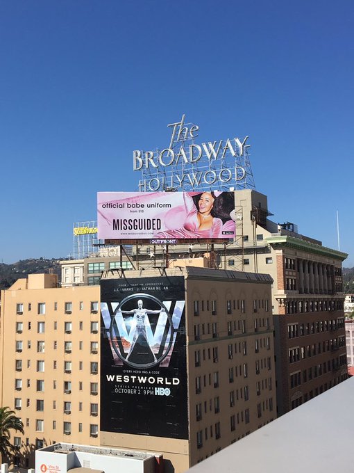 Hollywood Baby! ? @missguided #hoesbewinning #queenslut #clothesbeforebros https://t.co/JIkrgvplQF