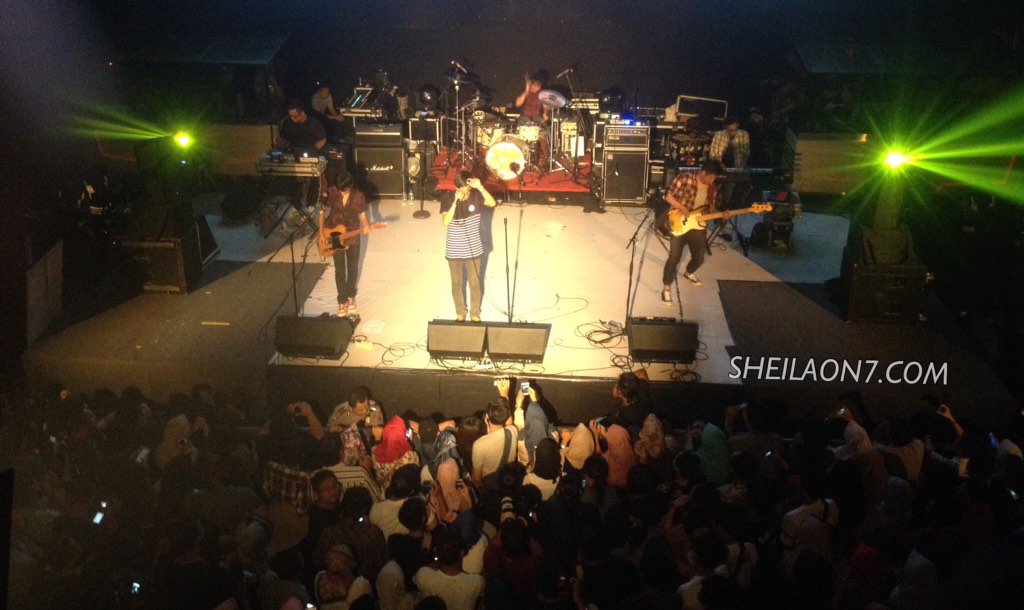 On Stage Now!
"Greatest Hits of SO7" at Dynasty Hotel Aria BaritoBanjarmasin <a href="/SGNada_Kalsel/">Sheilagank Kalsel</a> 
#So7Day
#So7Banjarmasin