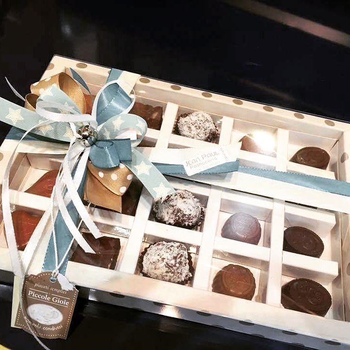 packaging1979's tweet photo. Quando il #packaging fa la differenza! #madebybepitalia #cioccolatini #madewithlove #buoni… https://t.co/hcuxzWNu7m https://t.co/DusPH6thQw