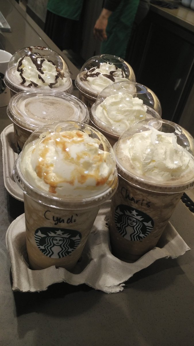 skpang's tweet photo. Buy 1 Free 1 @StarbucksMY #StarbucksJalanPangkor https://t.co/7NMh6IRcoR