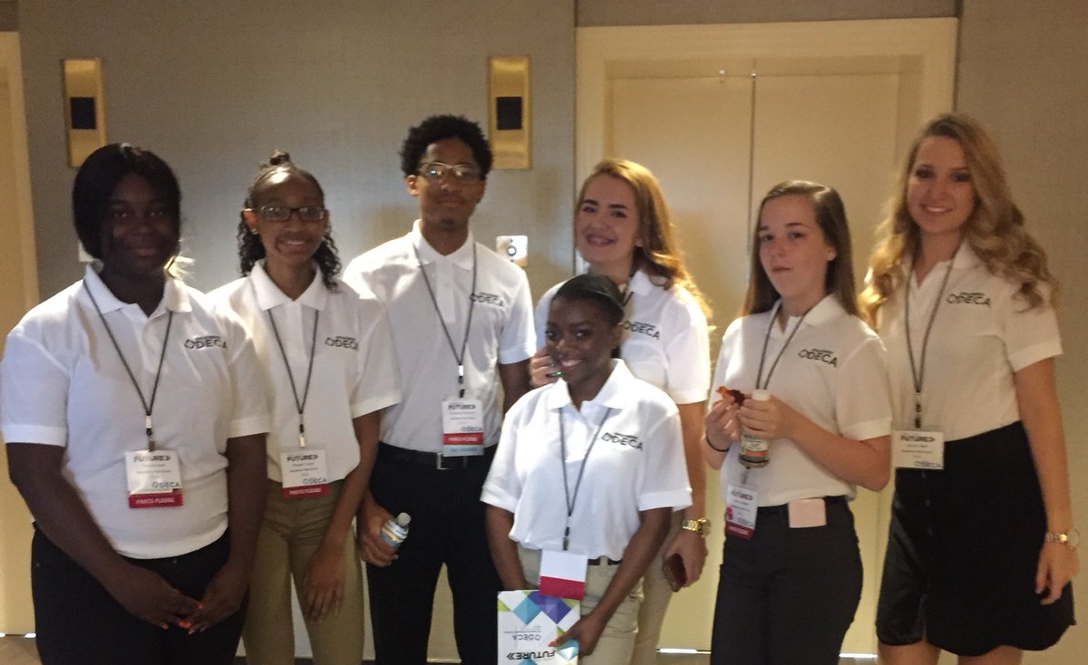 SprayberryDECA's tweet photo. Students @SprayberryHigh Ready for another great day of sessions #FallLDC @Georgia_DECA https://t.co/kCcXNixeEV