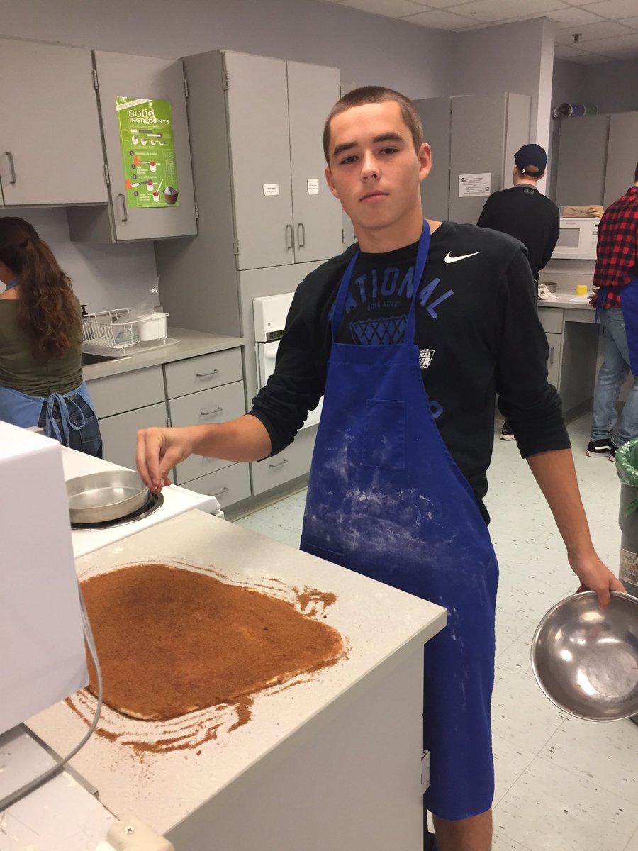 fcsatfhs's tweet photo. Cinnamon Rolls - https://t.co/uvpPoqOzHk
