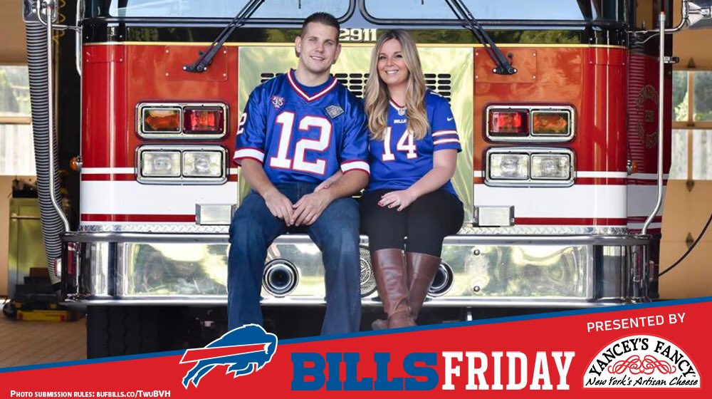 It's #BillsFriday!  Show us you're sporting your Bills pride today and you could be featured. https://t.co/2B5Ps9cx7s