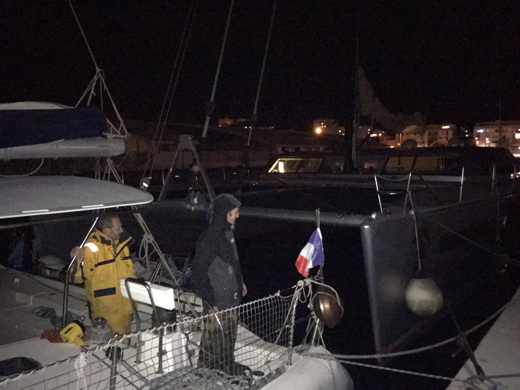TeleMouche's tweet photo. Instants volés lors de l'arrivée du catamaran #OdysseeBattuta #LaSeyneSurMer https://t.co/nf2eTHiyxJ