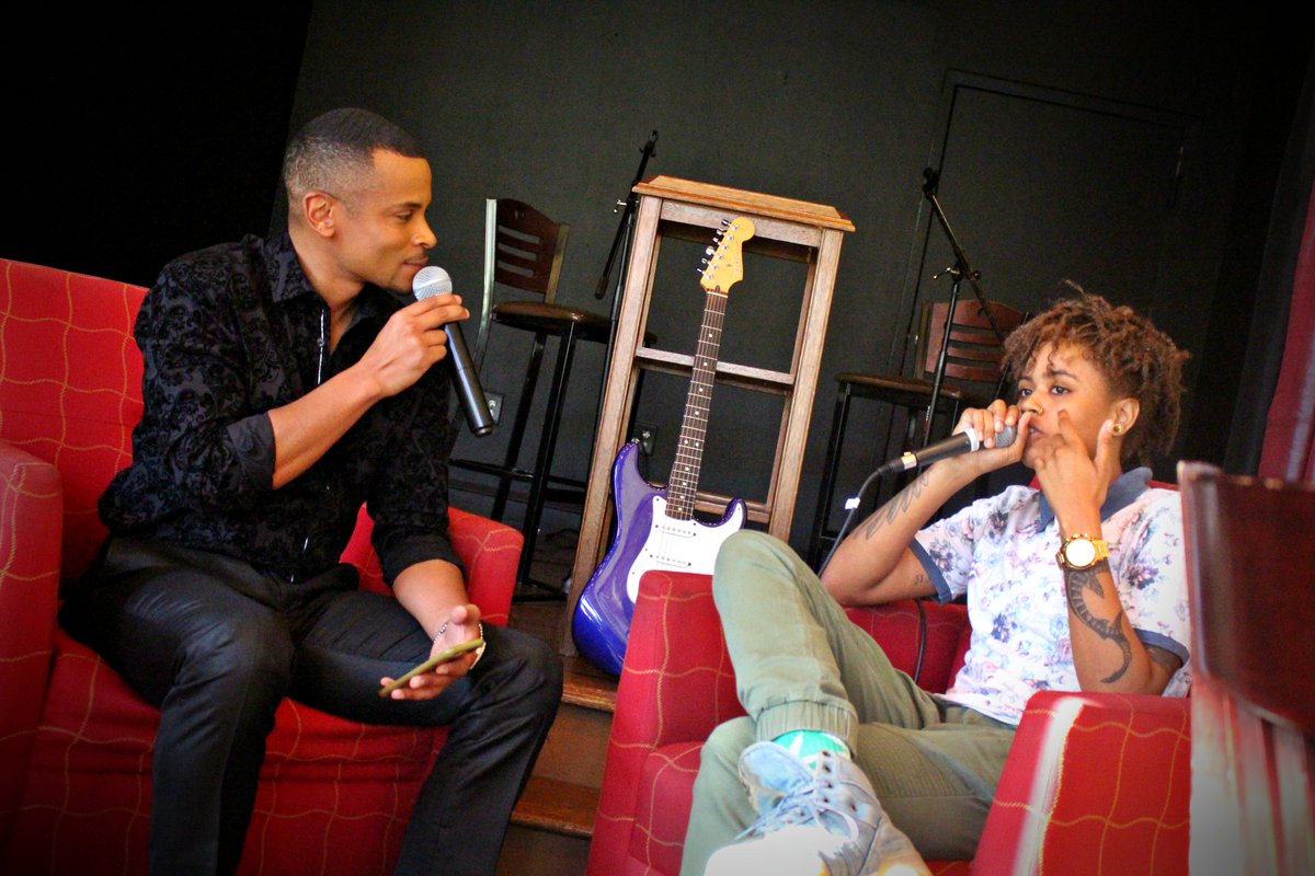 OffTheLens's tweet image. Quick update! Had the chance to meet @GuyLambertNews &amp;amp; work with Muddy District! Anything for @RuePratt ❤️ #StayTuned #AlwaysNetworking #OTL