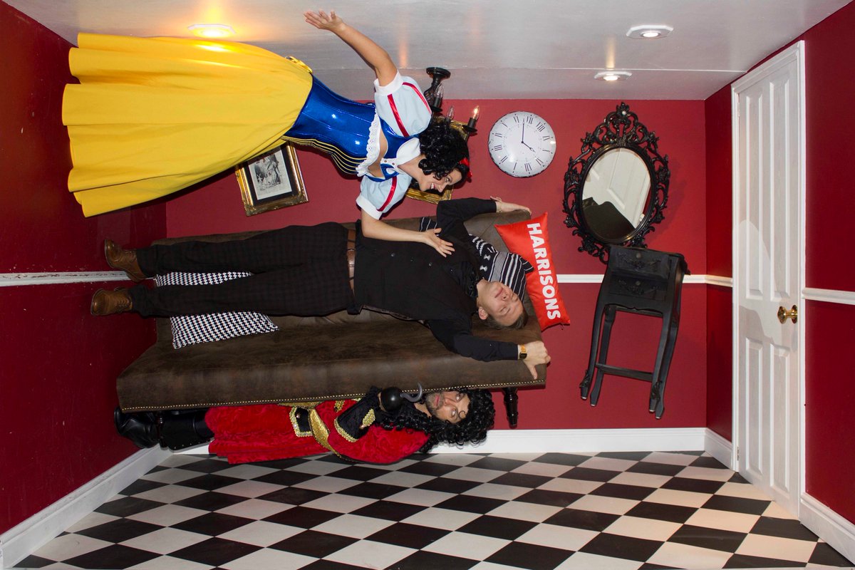 weareharrisons's tweet photo. A fairy-tale ending to a great night @FMBEAwards #FMBEAwards https://t.co/YoQBBjfFIe #harrisonscreative #fmbe16 https://t.co/OcCOQi3p21