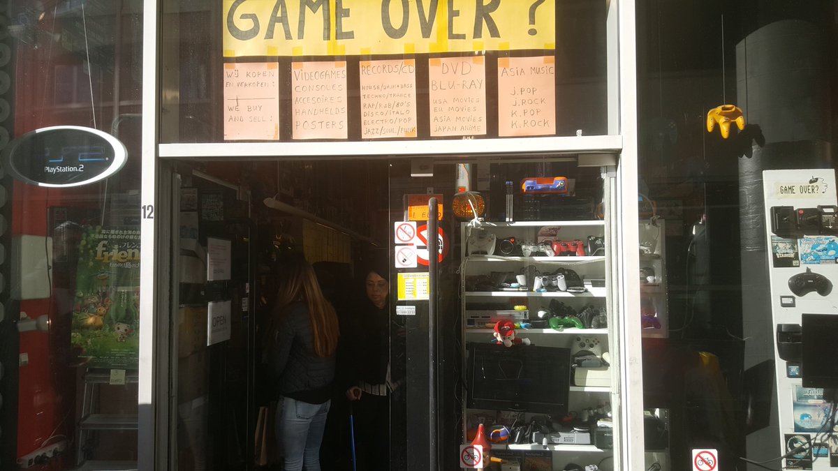 I finally had the time to check out the Game Over store in Amsterdam. Truly paradise on earth ❤ @Kutski https://t.co/L8hBqdyN7a