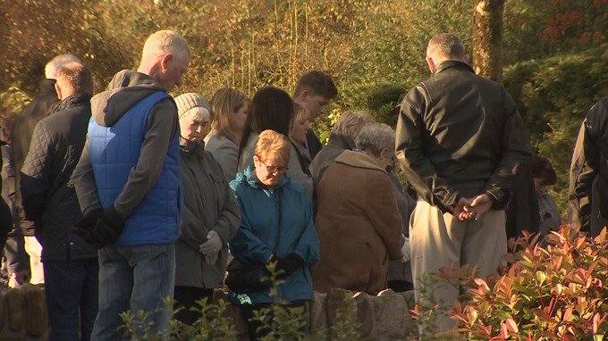 itvnews's tweet photo. The people of #Aberfan pay their respects to the 144 victims of the 1966 disaster
https://t.co/f5VpEvQikR https://t.co/EAVSYAVIeo