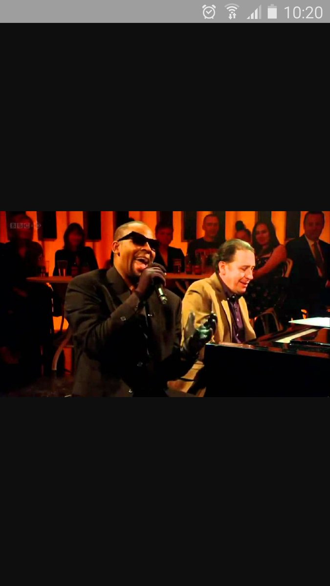 Anyone else get there mind blown by @rkelly on jools Holland show? The leather gloves seal the deal! What a dude. #soul  #leather