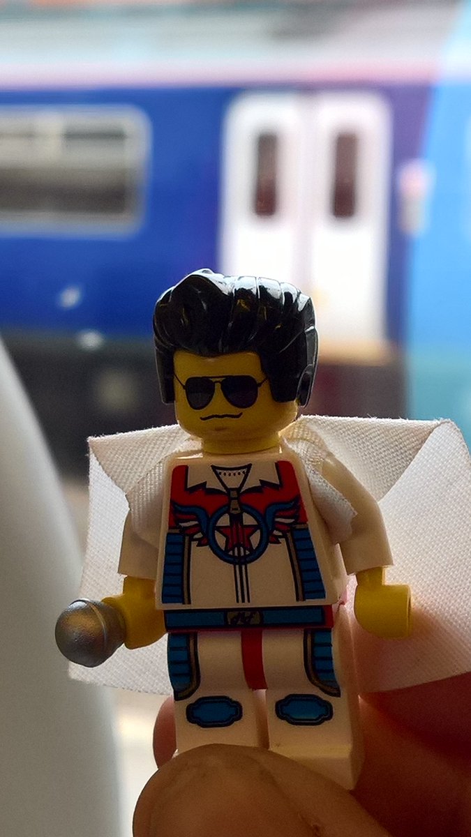 wurdsmyth's tweet photo. Just passing through Doncaster... #HelloDonny π
#WurdyOnTour https://t.co/ovk87Xh9L0