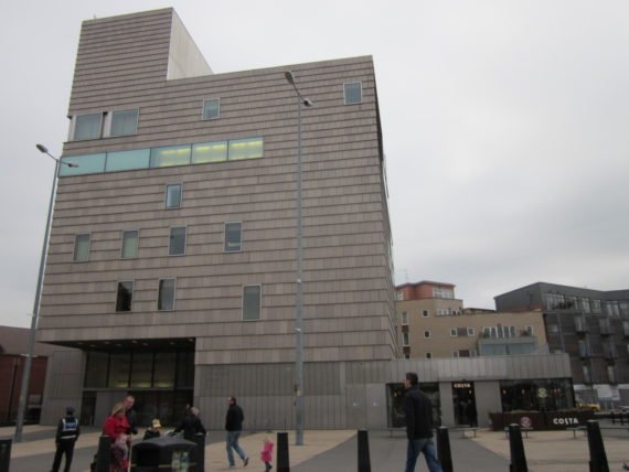 New Art Gallery Walsall <a href="/newartgallery/">TheNewArtGalleryWalsall</a>  closure theat "a complete &amp; utter disaster for arts" says <a href="/BobandRoberta/">Bob&Roberta Smith</a> ow.ly/Zeal305oDpt