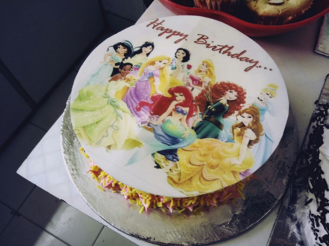 dlectaproducts's tweet photo. #Throwback to Vaishali's Cake Class on Thursday, our Humbhichef affiliated trainer! #baking #CakeClass #Mumbai #DlectaProducts https://t.co/qUf5EDRutx