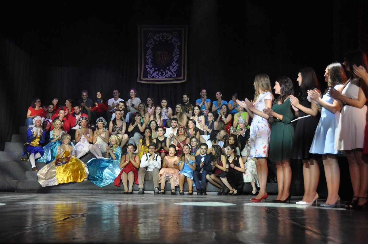 YouVLC's tweet photo. Primera noche de #Dijousos con el 31º Concurso de #Playbacks de JCF: 150 fotos y hasta vídeo. ¡Mira! https://t.co/t0nY3rUFqu https://t.co/R0ji1Z15l3